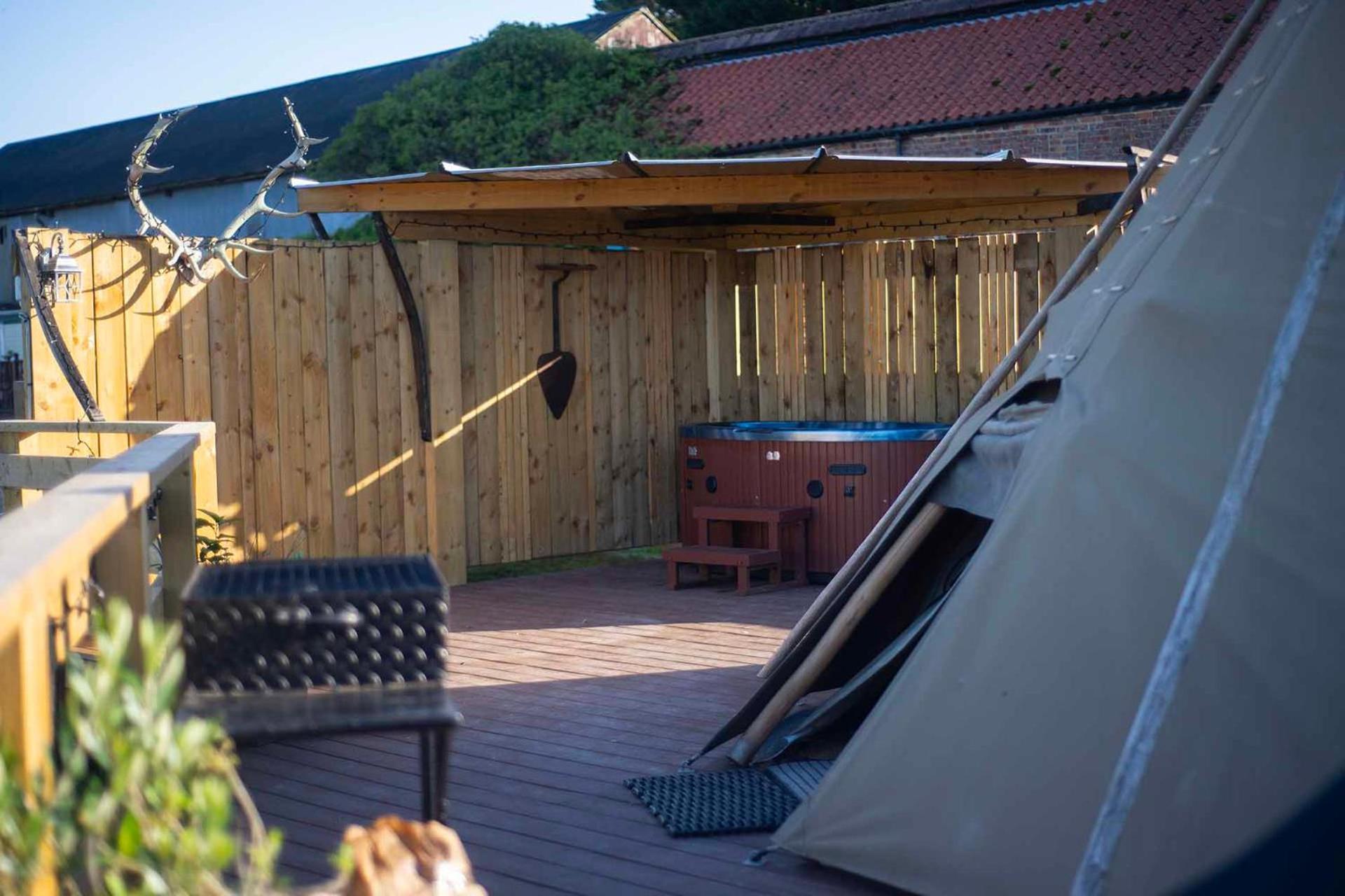 Burtree Country House, Tipi'S, Treehouse & Lodge & House Rooms With Hot Tubs In A Private Garden Thirsk Exterior foto