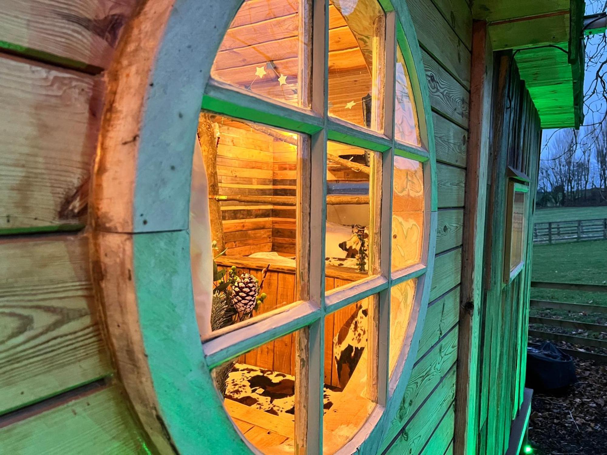 Burtree Country House, Tipi'S, Treehouse & Lodge & House Rooms With Hot Tubs In A Private Garden Thirsk Exterior foto