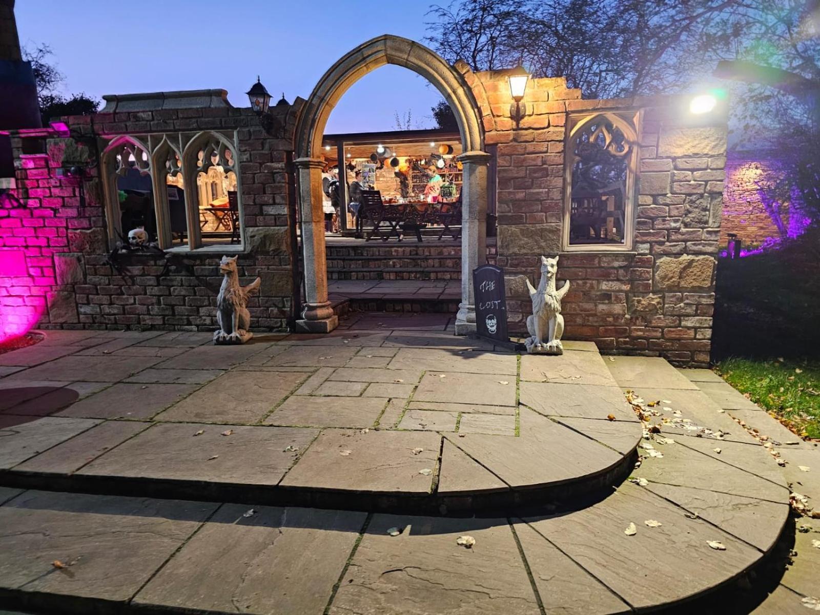 Burtree Country House, Tipi'S, Treehouse & Lodge & House Rooms With Hot Tubs In A Private Garden Thirsk Exterior foto